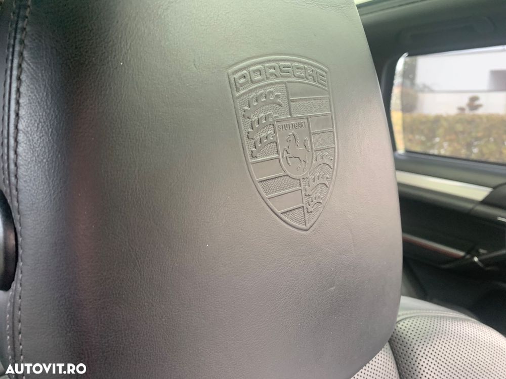 Porsche Cayenne - 36