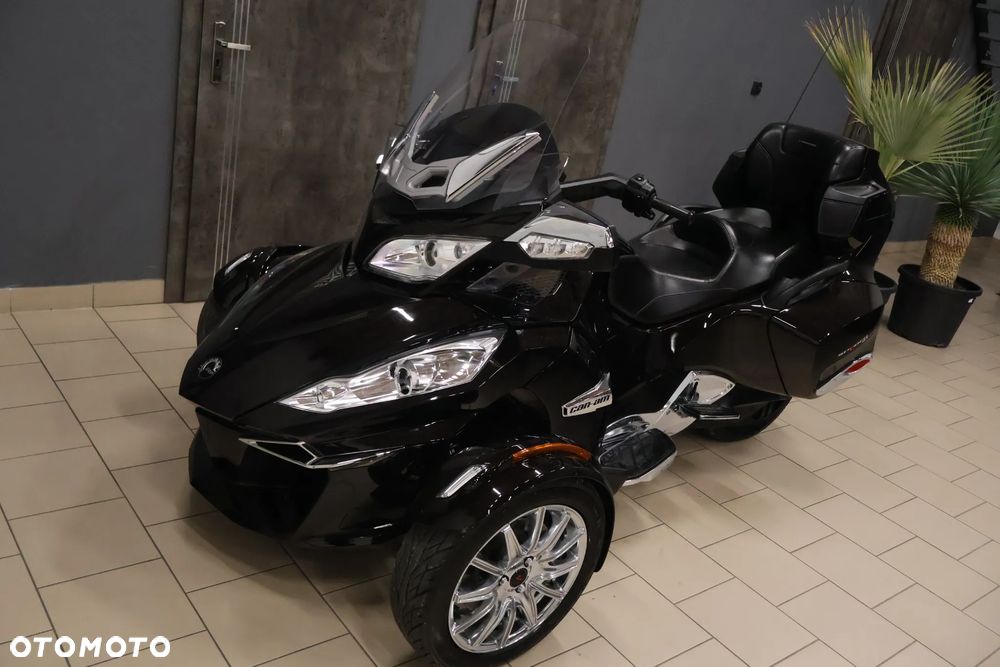 Can-Am Spyder - 30