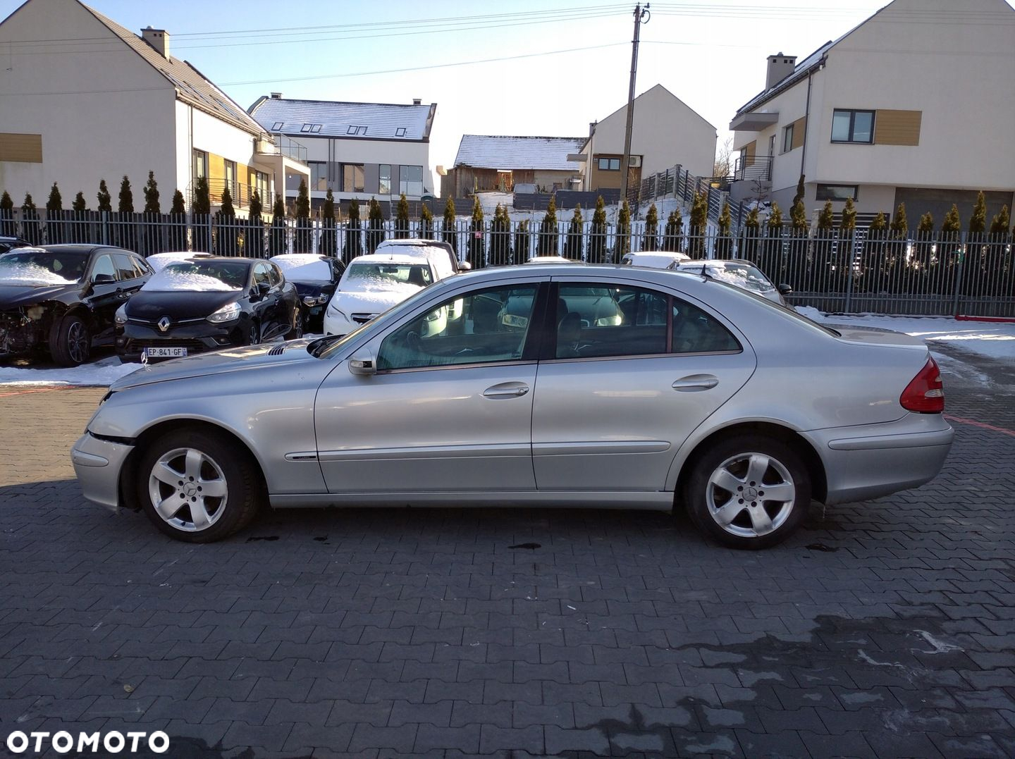 MERCEDES E-KLASA W211 DRZWI PRZÓD LEWE C744 - 2