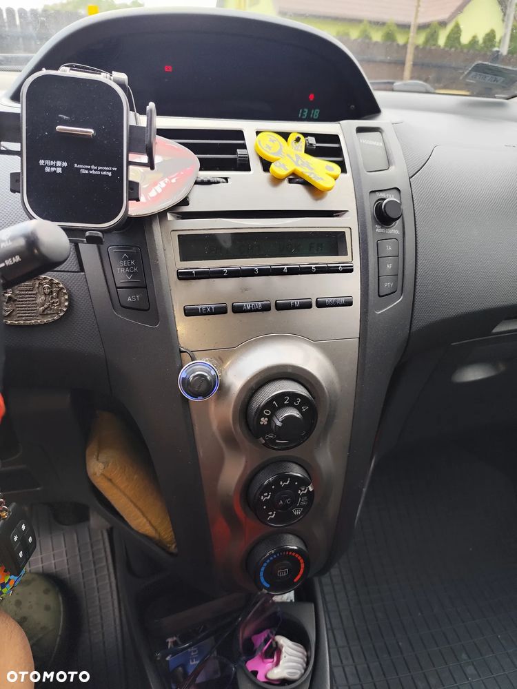 Toyota Yaris 1.33 Sol - 8