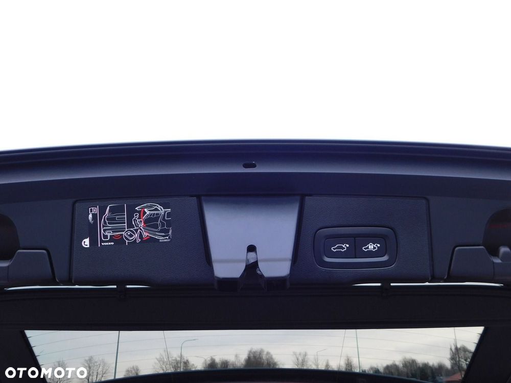 Volvo XC 60 B4 D Momentum Pro - 13