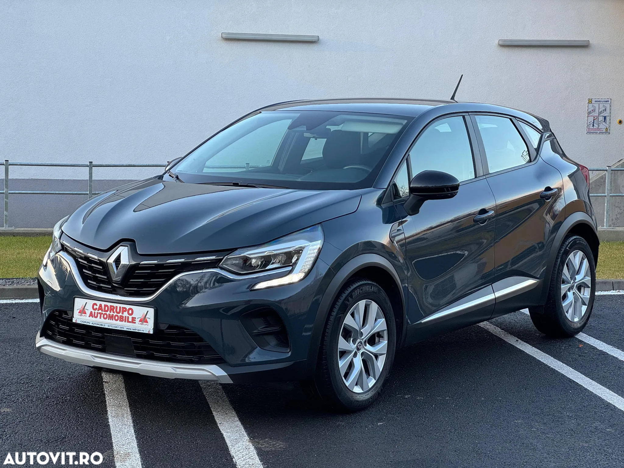 Renault Captur TCe 100 Zen - 5