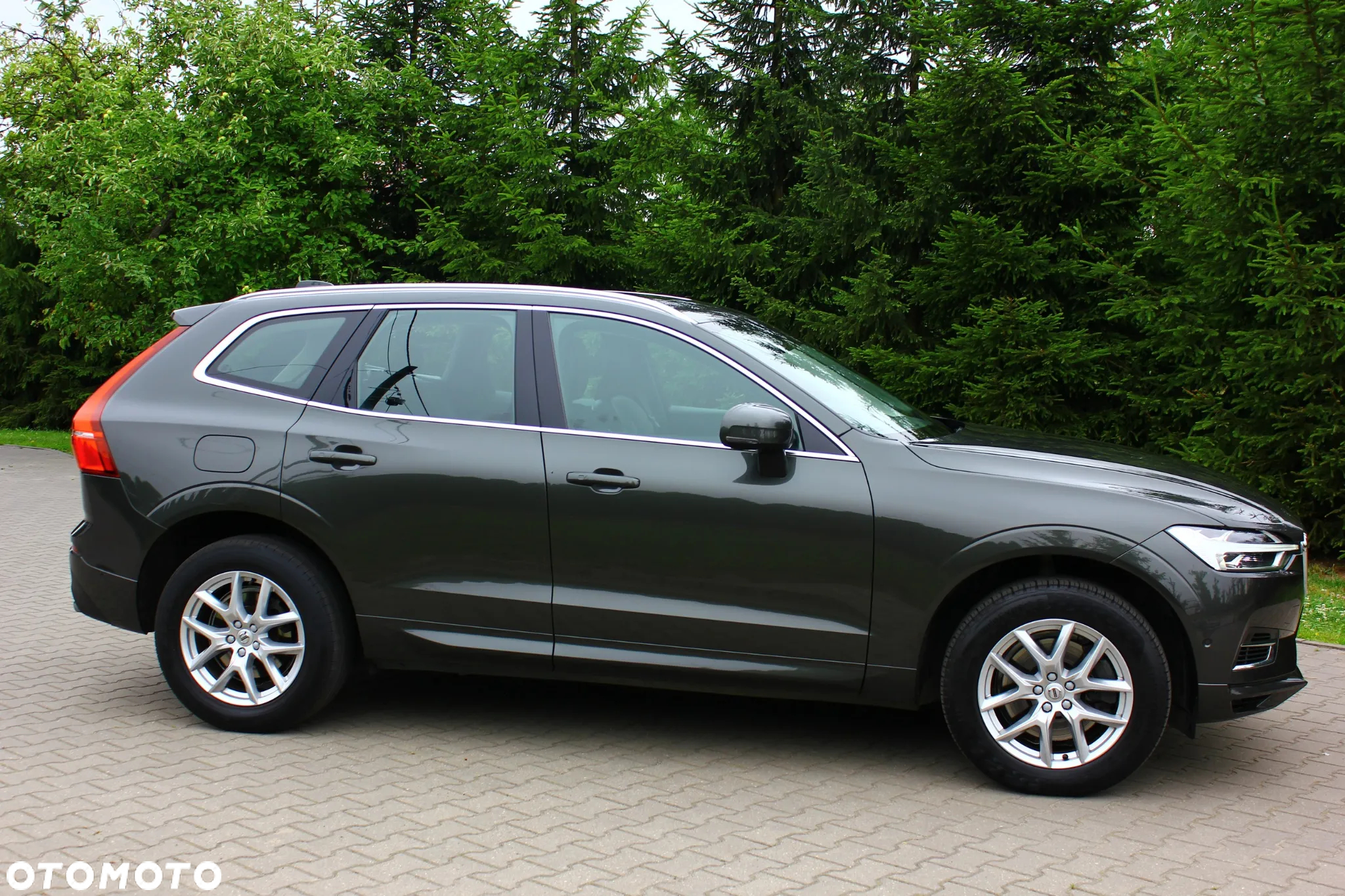 Volvo XC 60 T8 Twin Engine AWD Geartronic Momentum - 4