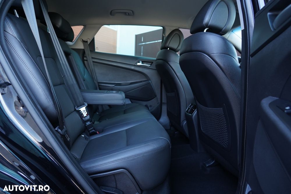 Hyundai Tucson 2.0 CRDI 4WD 6MT Premium - 24