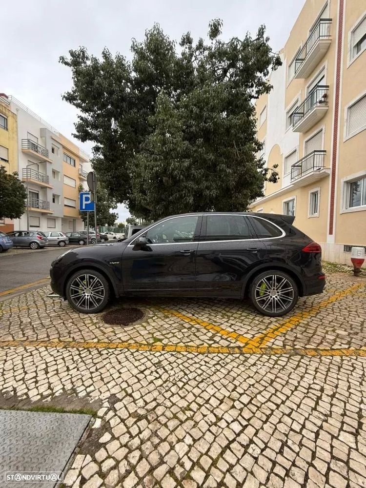 Porsche Cayenne S E-Hybrid — fotografia 9