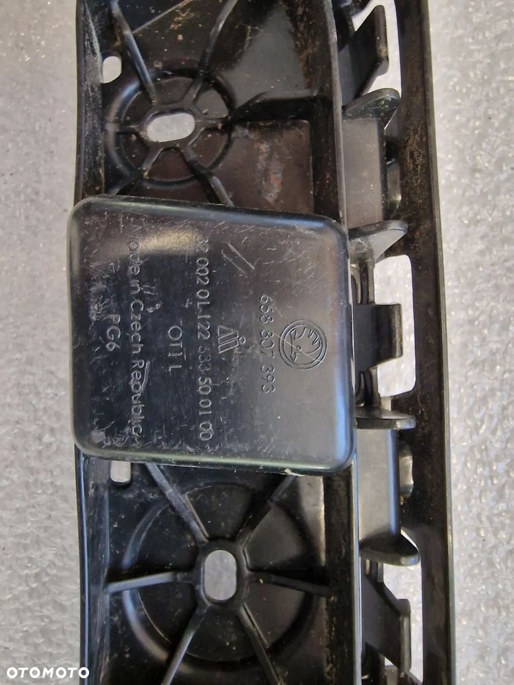SKODA KAMIQ 658 18- LEWY / PRAWY ŚLIZG / MOCOWANIE ZDERZAKA TYLNY TYLNI TYŁ , NR 658807393 / 658807394 , NR AUKCJI MS162 - 5