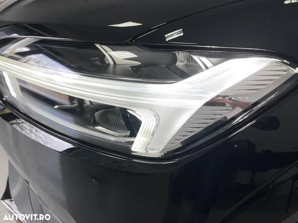 Volvo XC 60 B4 MHEV AWD Momentum - 7