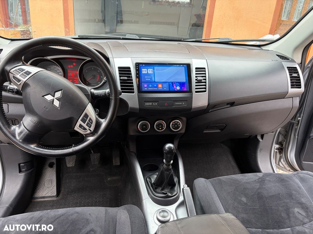 Mitsubishi Outlander 2.0 DI-D 4WD Instyle - 7