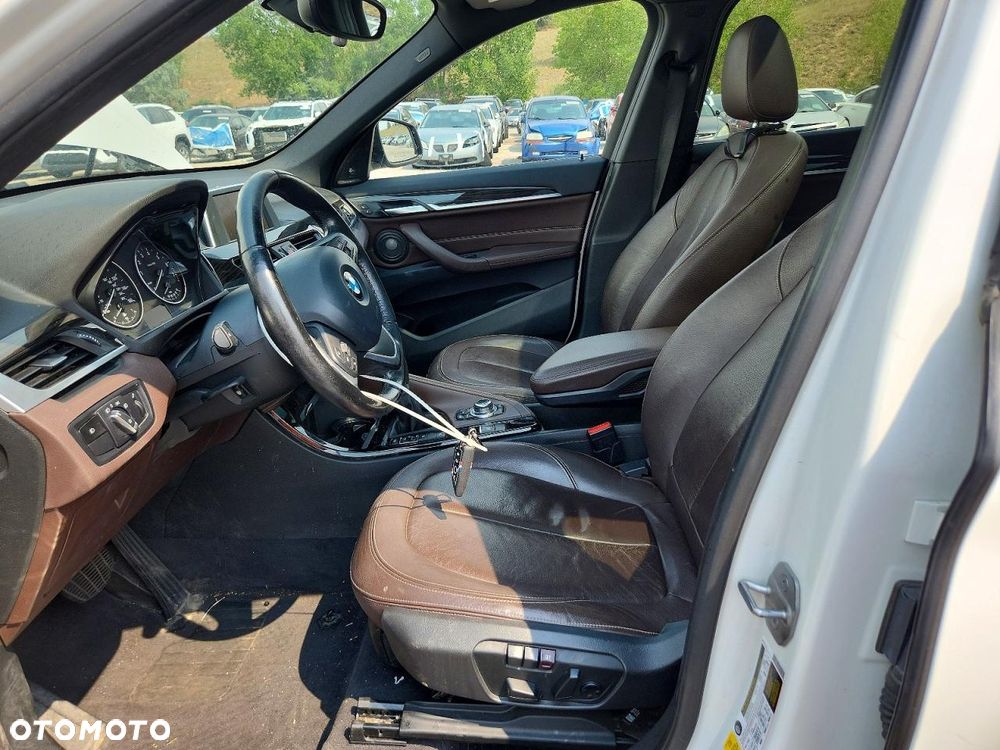 BMW X1 xDrive28i Sport Line - 9