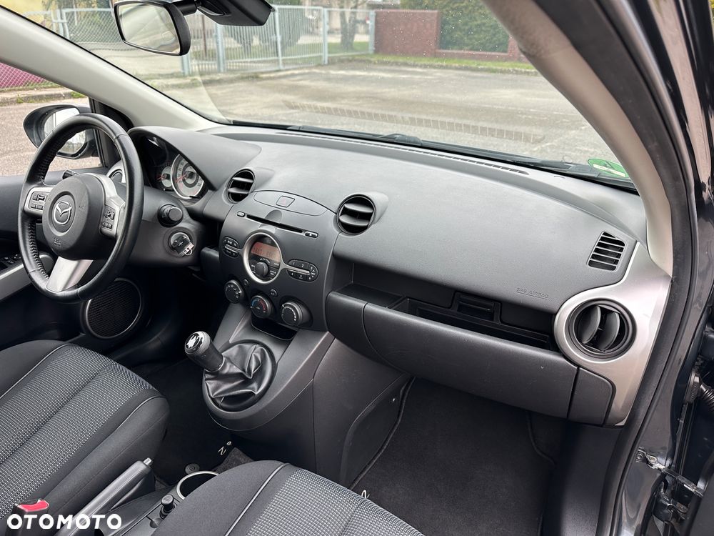 Mazda 2 1.5 Dynamic - 22