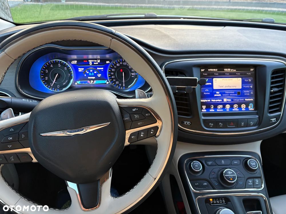 Chrysler 200 - 10