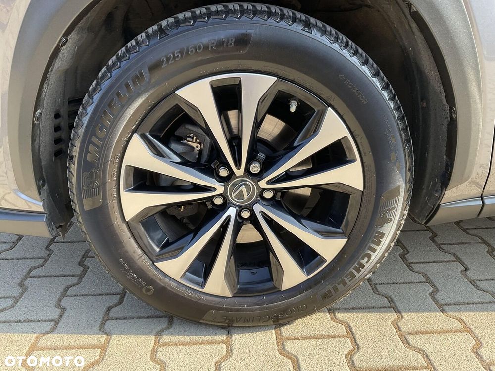 Lexus NX 300h F Impression AWD - 34