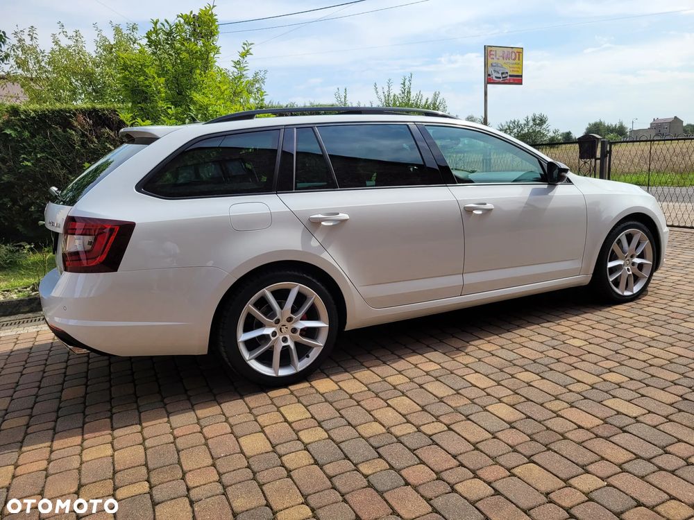 Skoda Octavia Combi 2.0 TDI DSG RS - 12