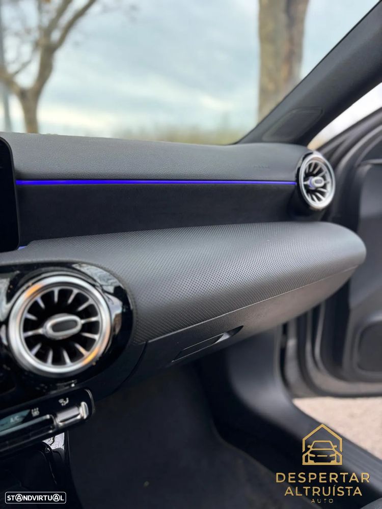 Mercedes-Benz A 250 e 8G-DCT AMG Line - 14