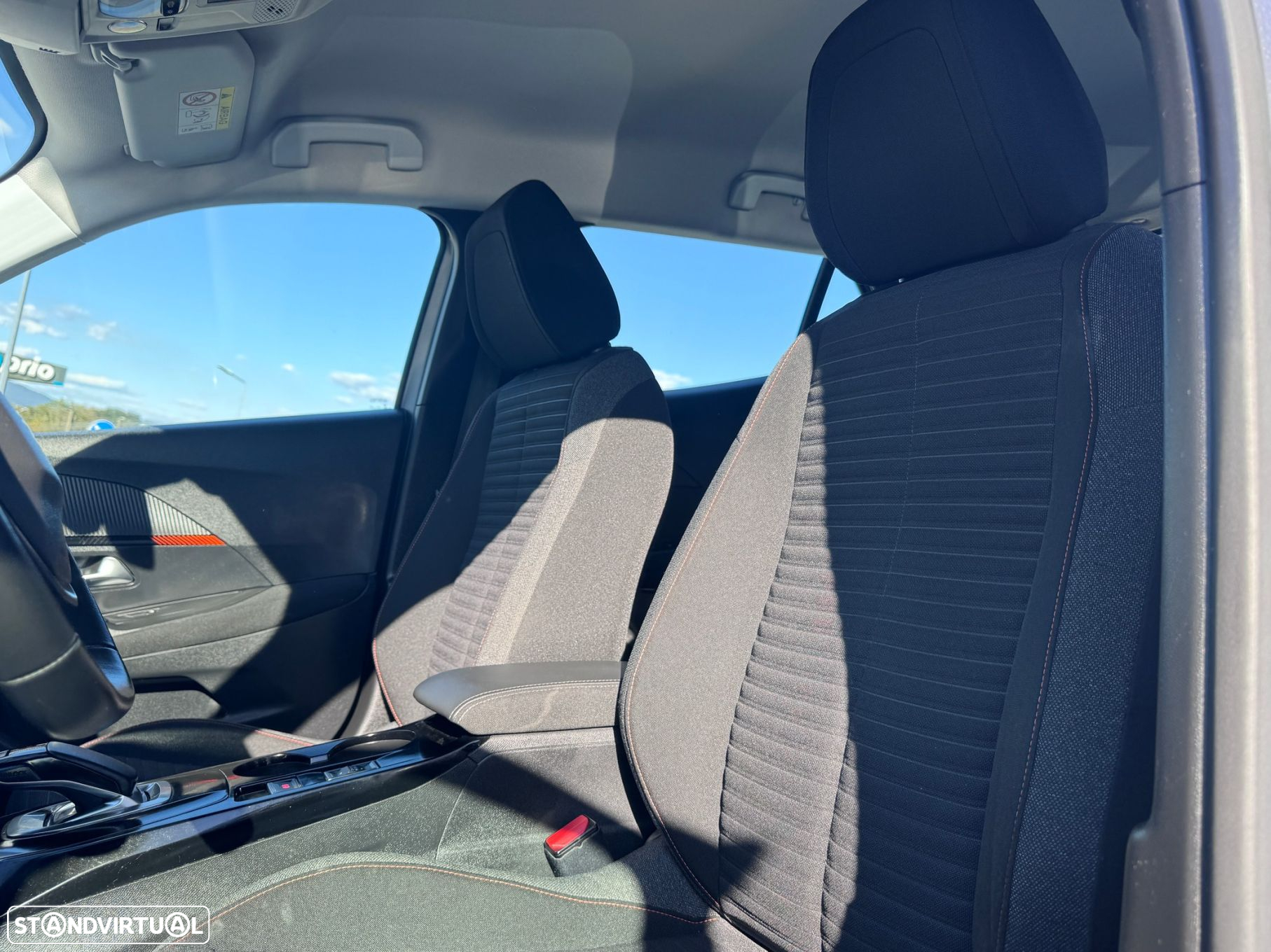 Peugeot e-2008 50 kWh Active Pack - 7