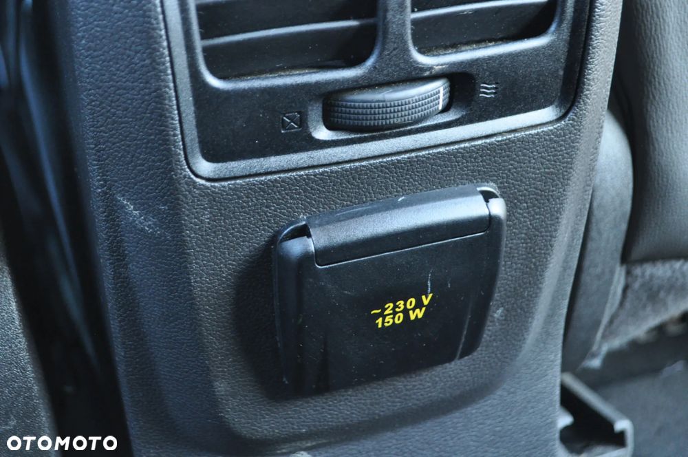 Ford Kuga 2.0 TDCi 2x4 Titanium - 32