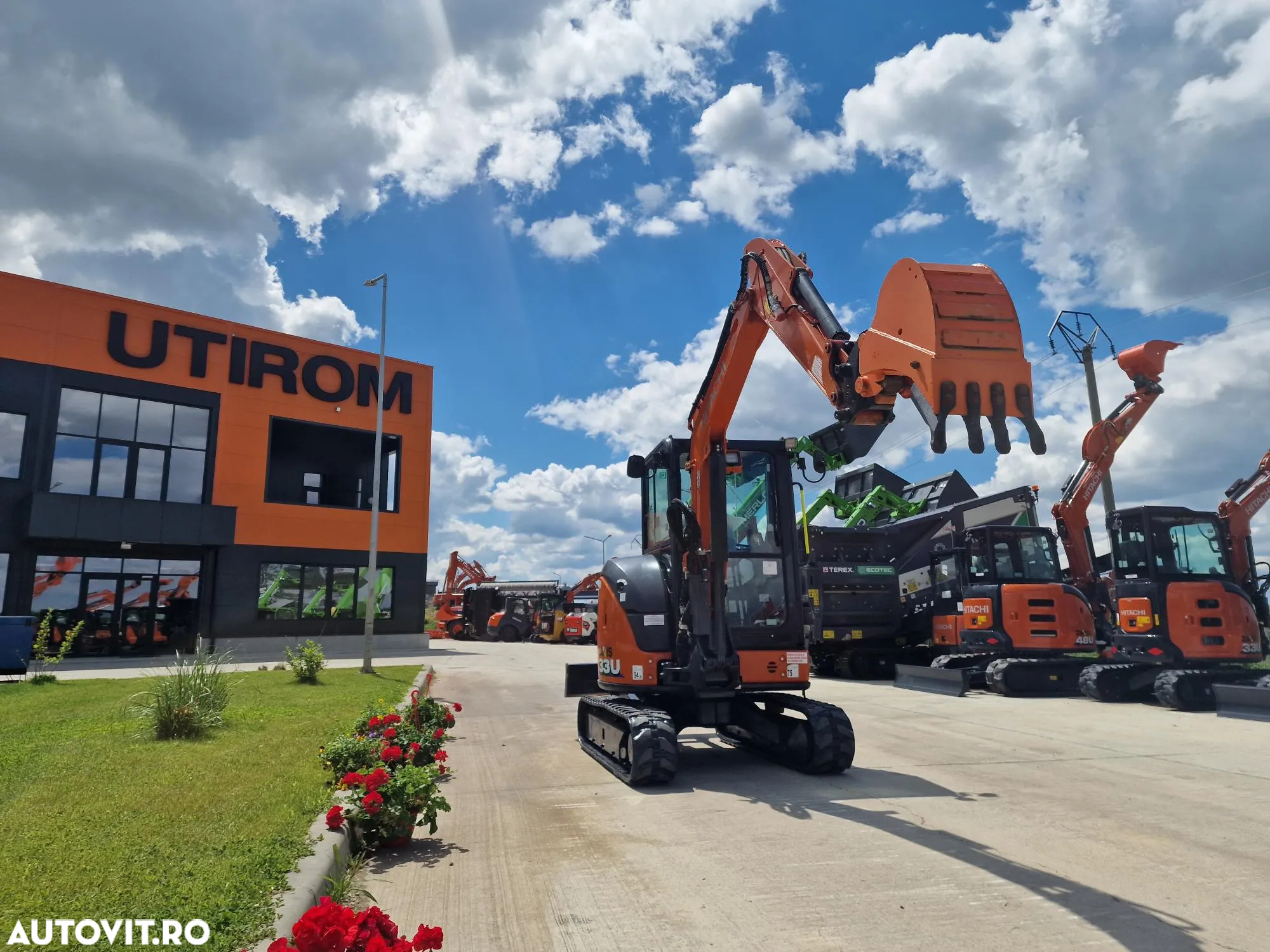 Hitachi ZX33, 3,7 tone, 2023/05, 1.163h, CUPLA RAPIDA+3 CUPE NOI, Senile 80% bune, Instalatia de picon pe brate, Sistem antifurt, Aer conditioinat, adanc sapare 4mc, ridica tevi de 2,5tone, STARE FOARTE BUNA< CA NOU, posibilitate leasing 4 ani-36900 EUR+Tva - 13