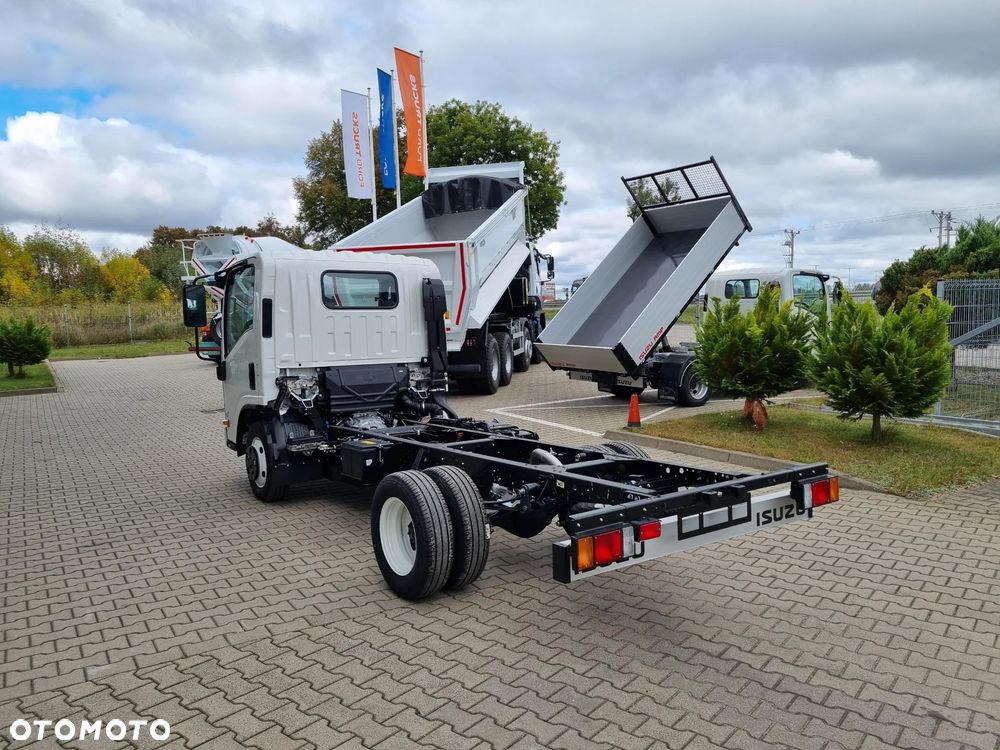 Isuzu M27 - 2
