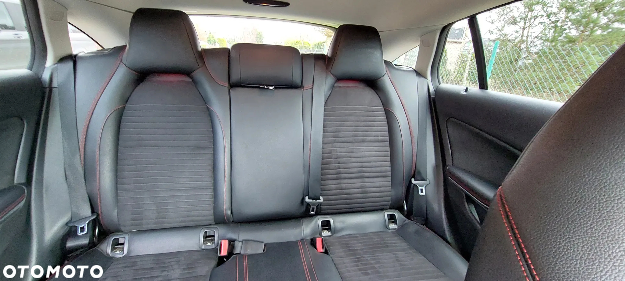 Mercedes-Benz CLA 220 4-Matic AMG Line - 12