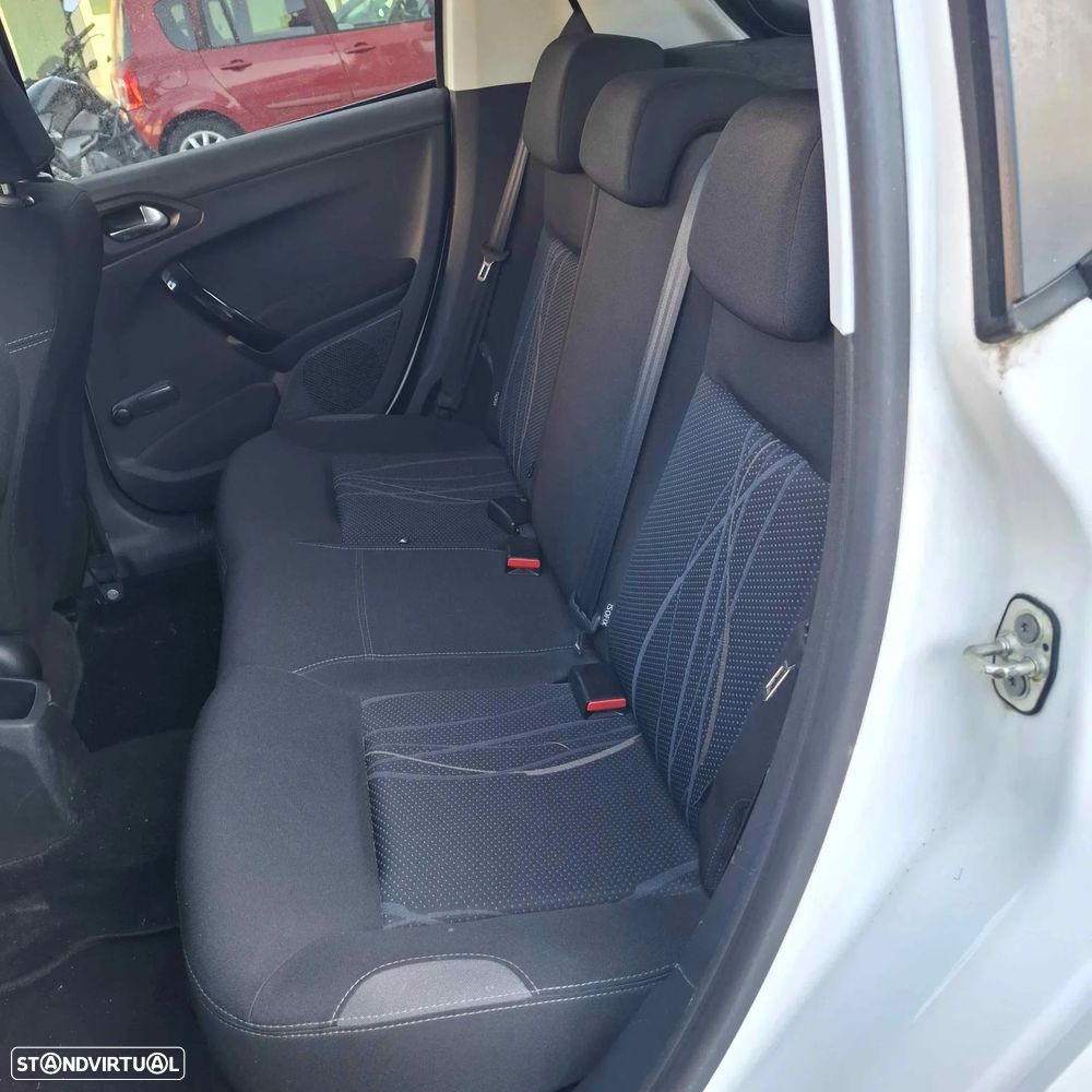 Peugeot 208 1.4 HDi Active - 25