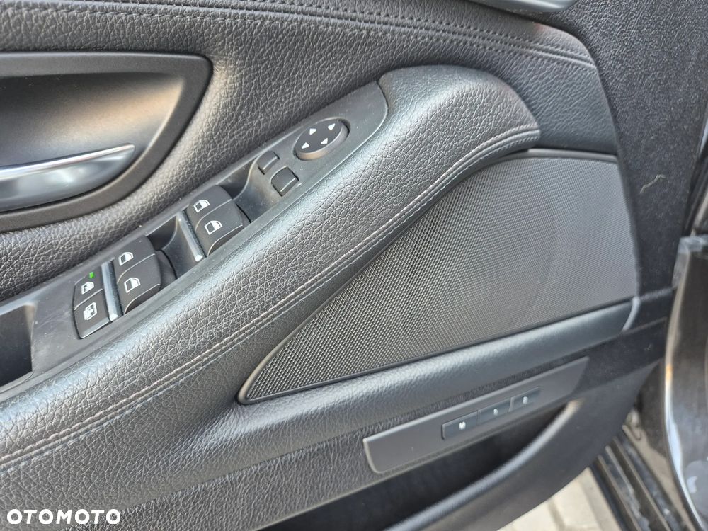 BMW Seria 5 520i Luxury Line - 35