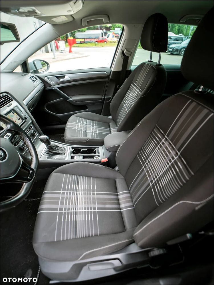 Volkswagen Golf - 35