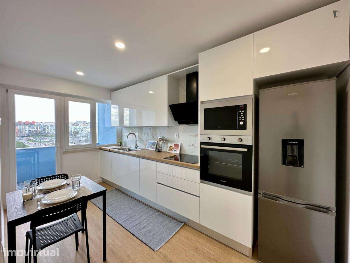 Quarto - localizado em Almada Lisbon - Grande imagem: 2/8