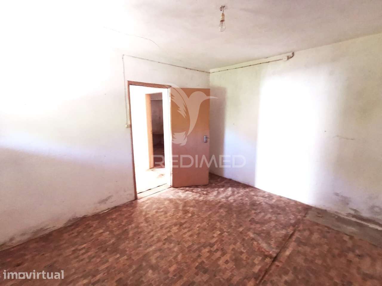Moradia para renovação - Grande imagem: 4/18