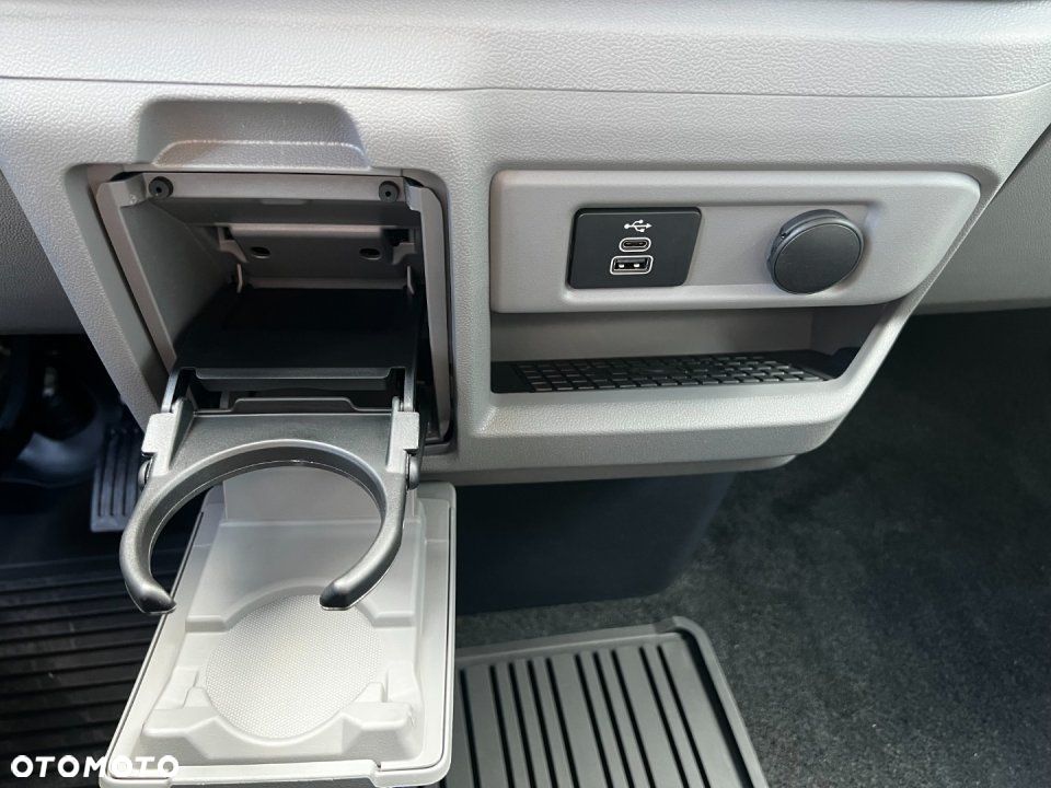 Ford Tourneo Custom - 14