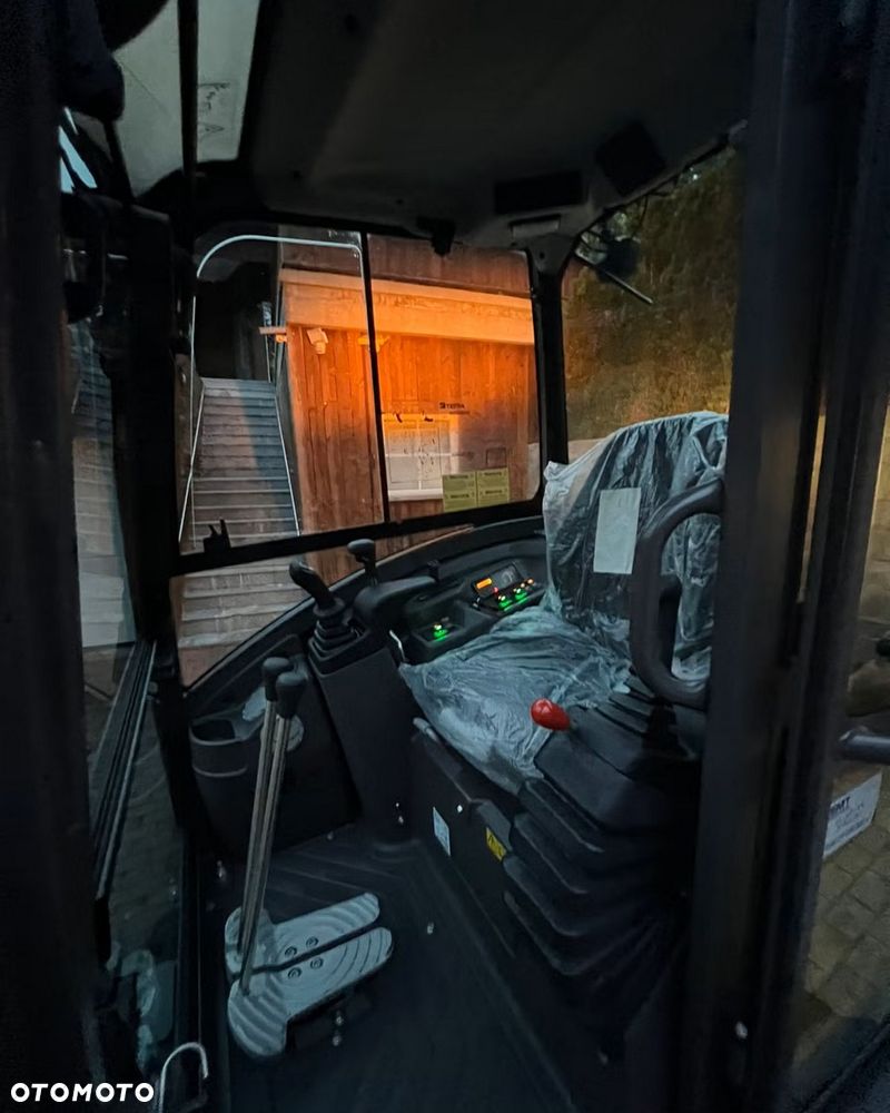Volvo ECR25D - 9