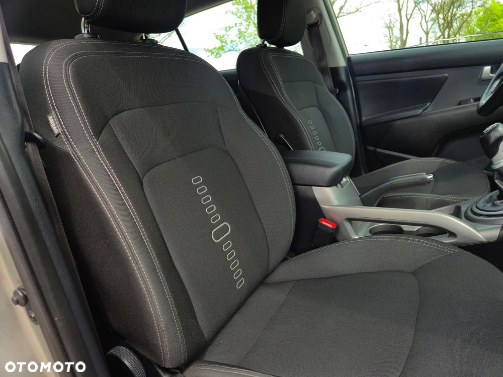 Kia Sportage 2.0 CRDI AWD Fifa World Cup Edition - 30