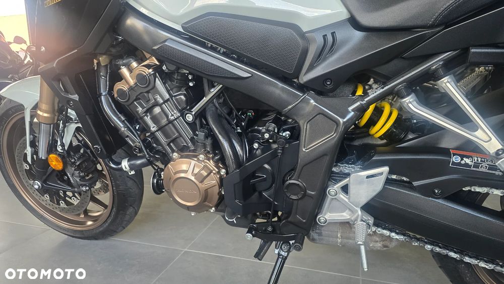 Honda CB - 21