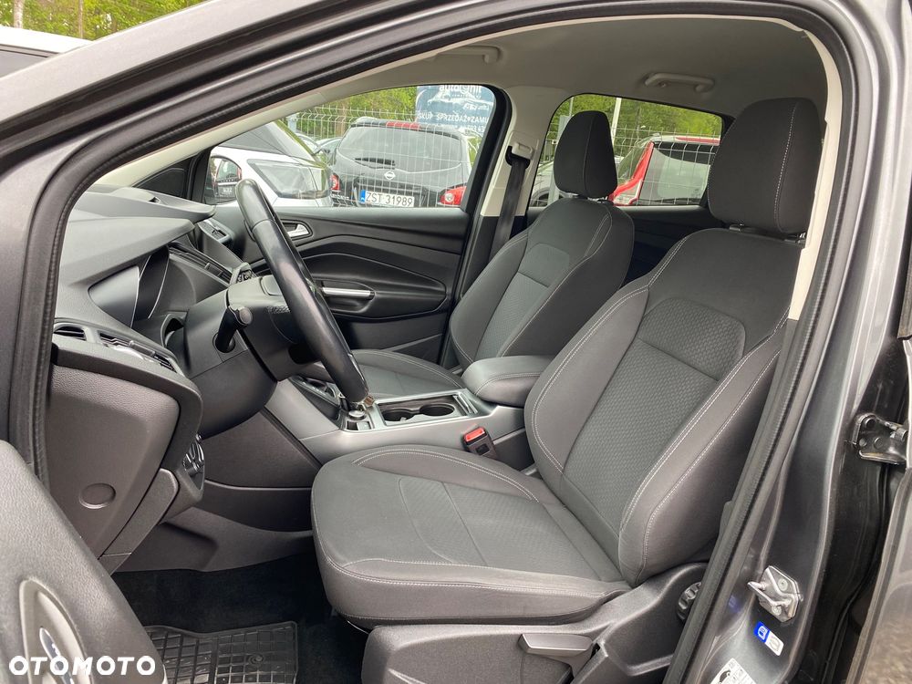 Ford Kuga 2.0 TDCi 2x4 Titanium - 23
