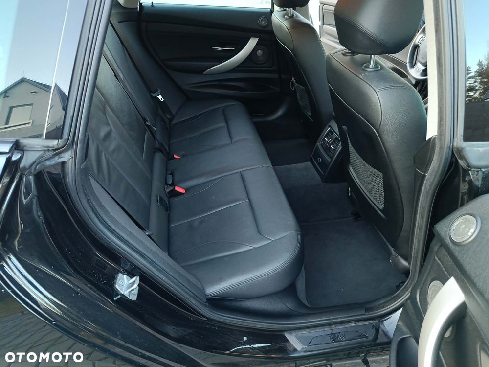 BMW 3GT 318d Business Edition - 23