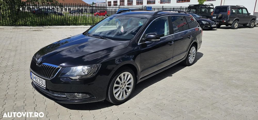 Skoda Superb 2.0 TDI DSG Exclusive - 1