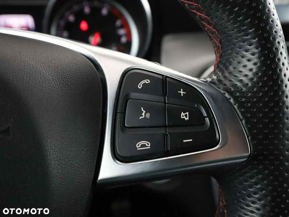 Mercedes-Benz GLA 250 AMG Line - 30