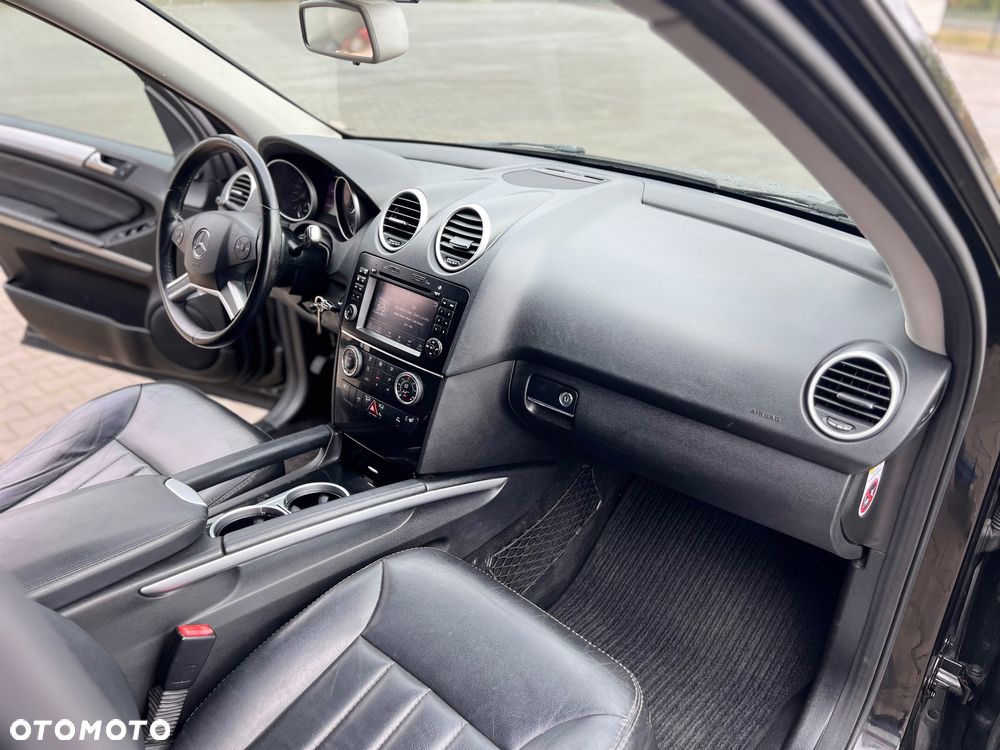 Mercedes-Benz ML 320 CDI 4Matic 7G-TRONIC Edition 10 - 21