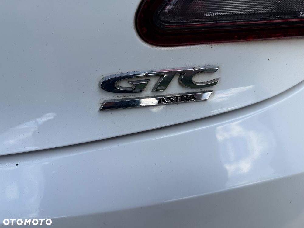 Opel Astra IV GTC 1.4 T Sport EU6 - 16