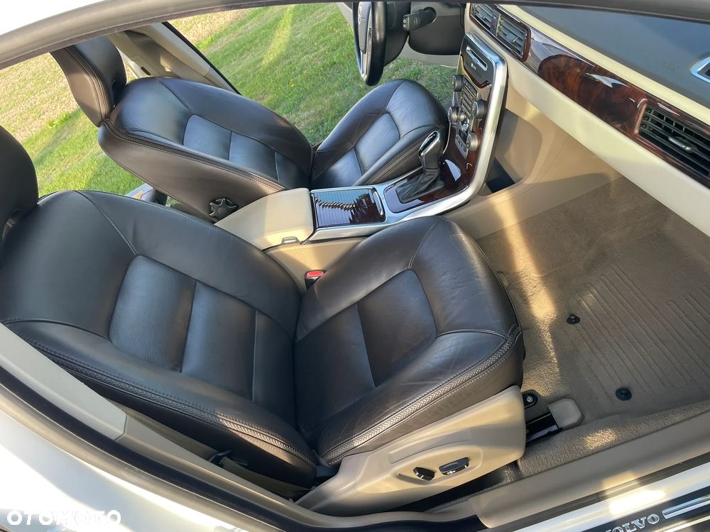 Volvo XC 70 T6 AWD Momentum - 14
