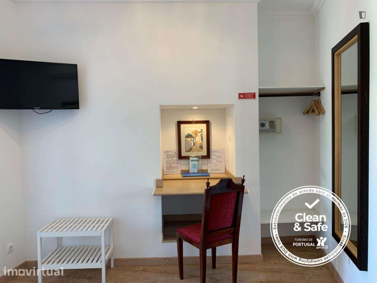 Quarto - localizado em Estrela Lisbon - Grande imagem: 5/12