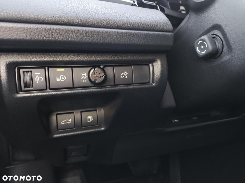 Toyota Camry - 17