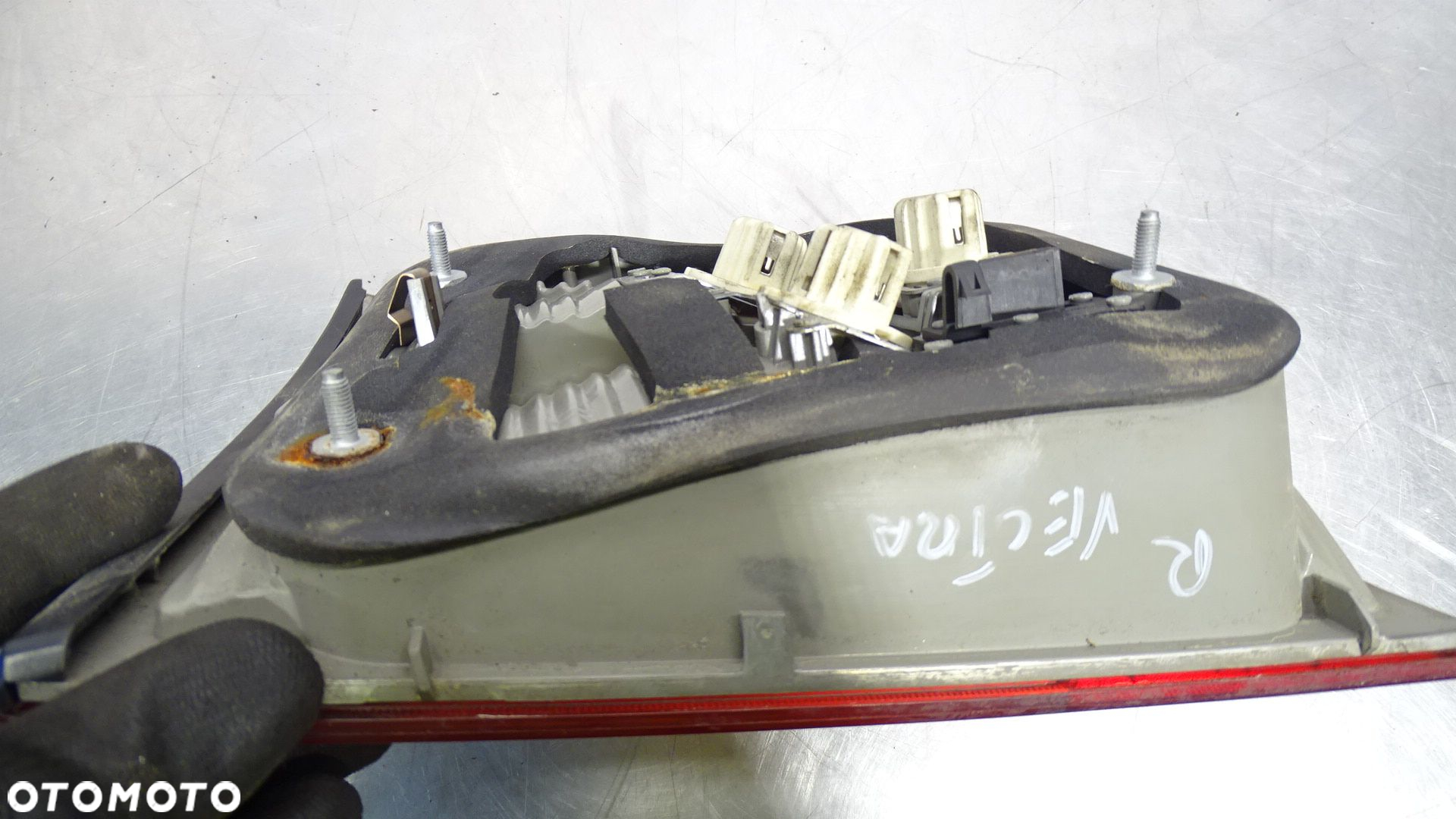 LAMPA PRAWA TYLNA W KLAPIE OPEL VECTRA C - 4