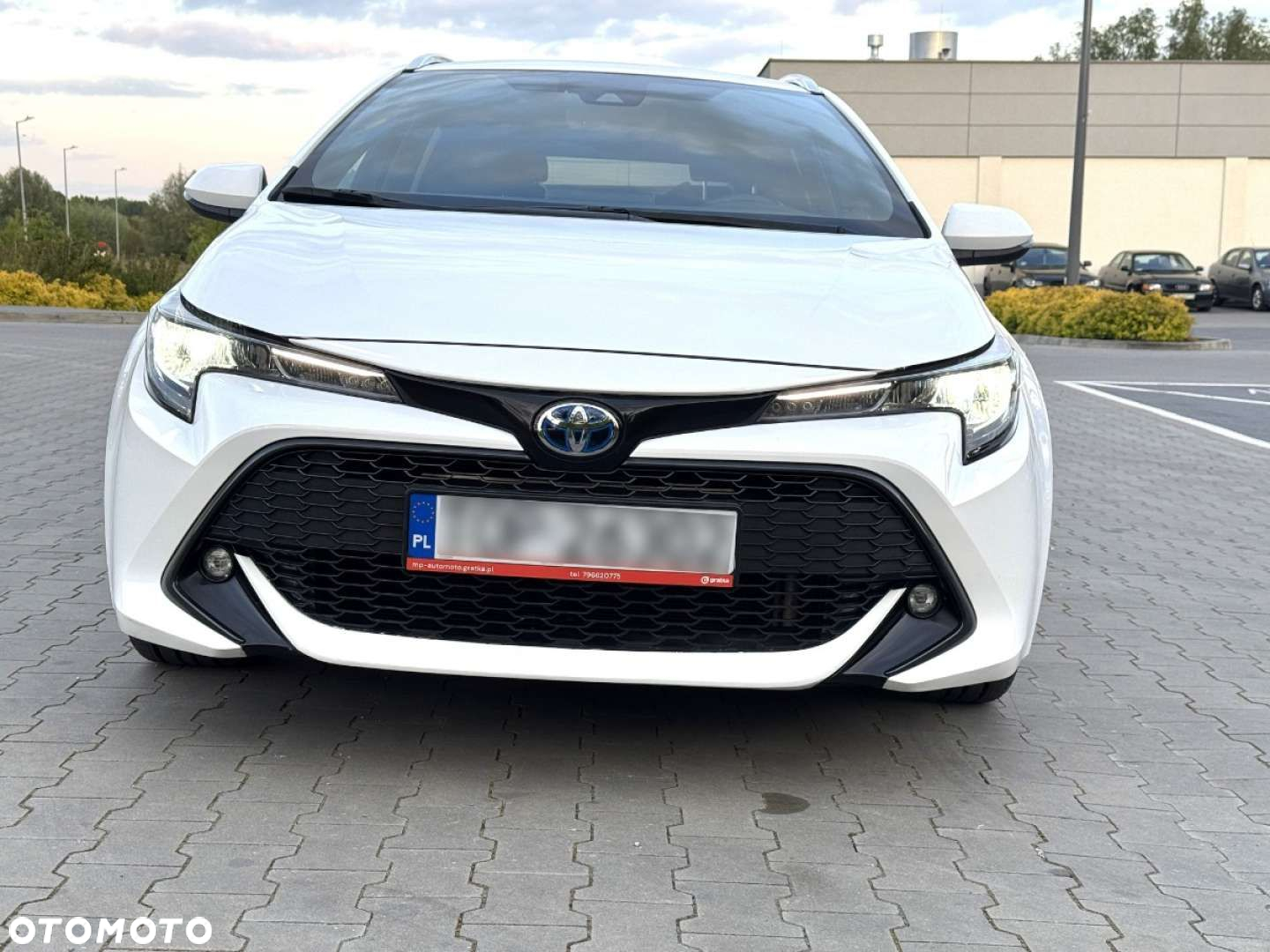 Toyota Corolla 1.8 Hybrid Active - 9