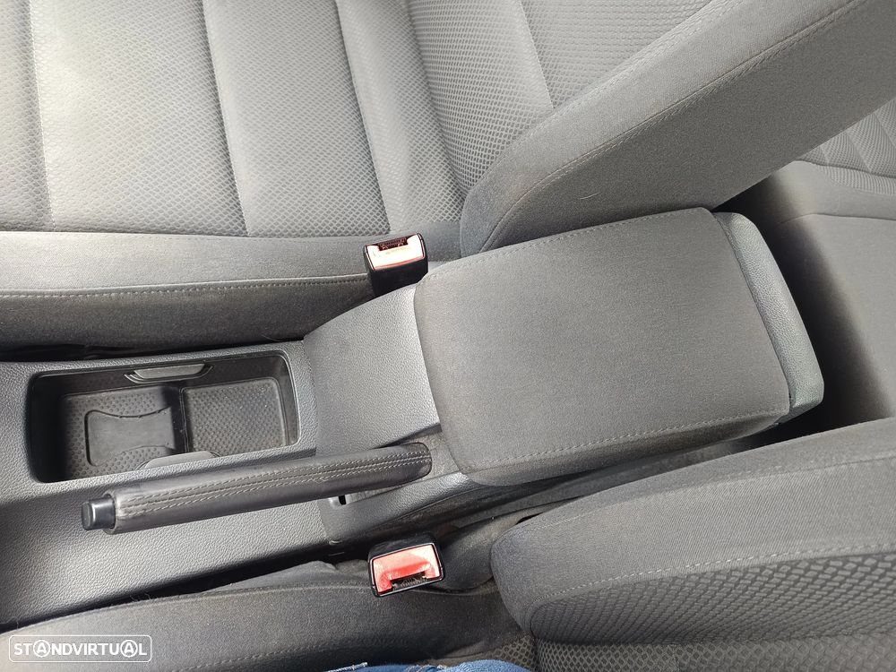 VW Golf 2.0 TDi Sport - 29