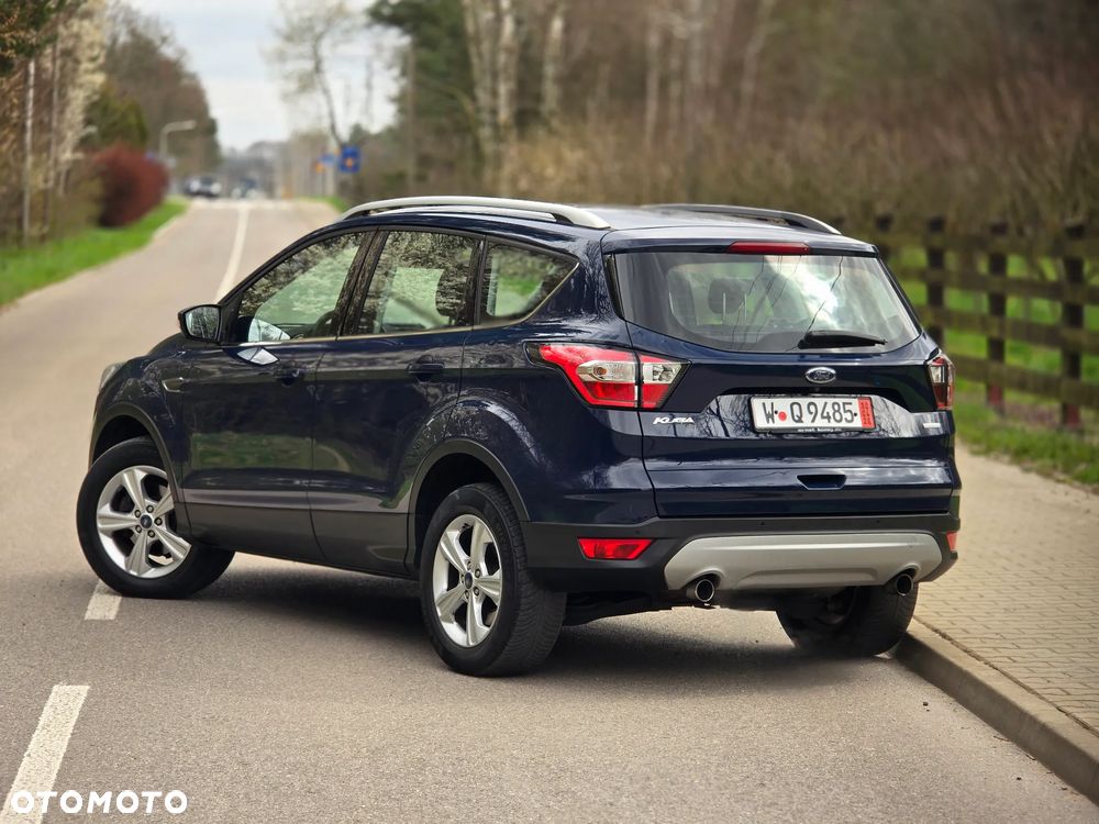 Ford Kuga 1.5 EcoBoost 2x4 Titanium - 3