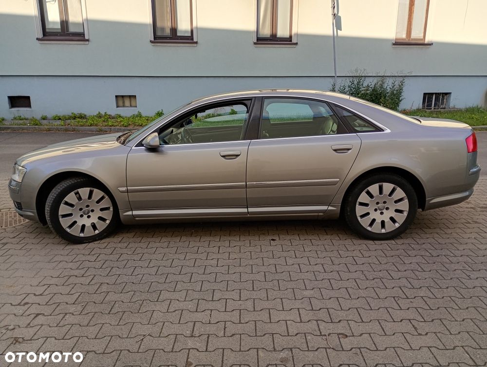 Audi A8 - 3
