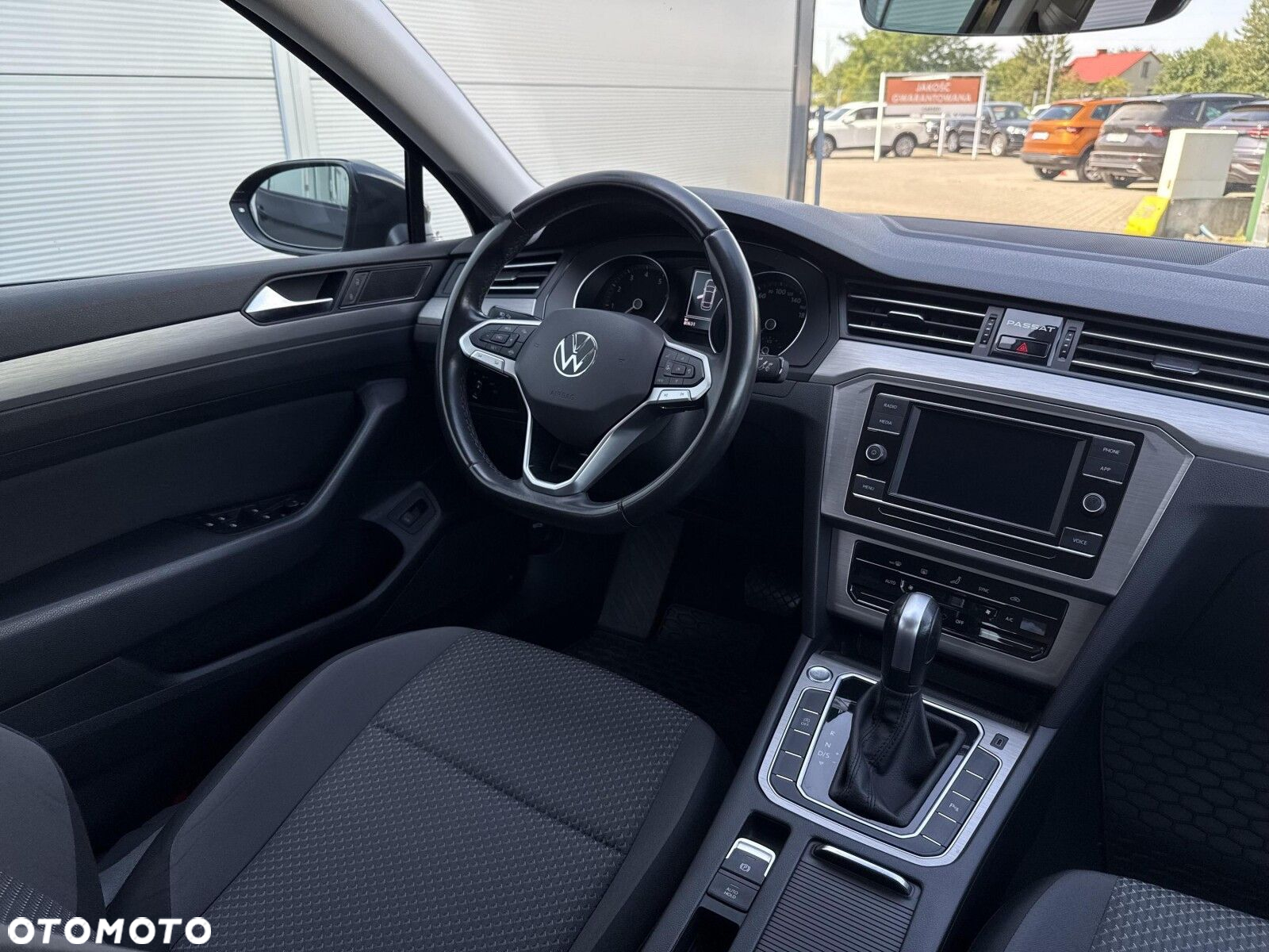 Volkswagen Passat - 12