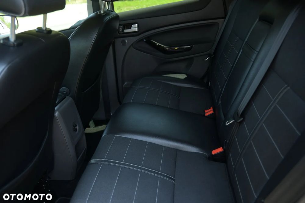 Ford Kuga 2.0 TDCi 4x4 Titanium - 28