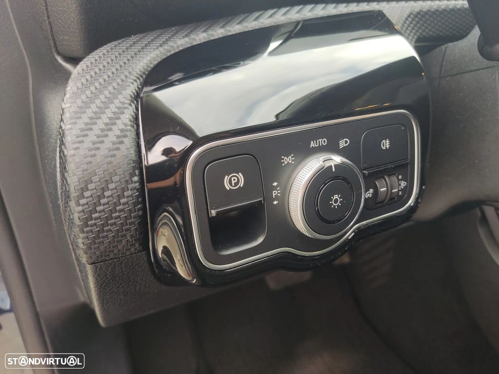 Mercedes-Benz A 250 - 25