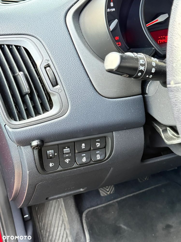 Kia Rio 1.4 Dream Team Edition - 13